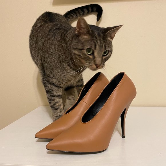 Stella McCartney Tan Narrow Nose Pumps, Excellent Condition - Picture 5 of 5